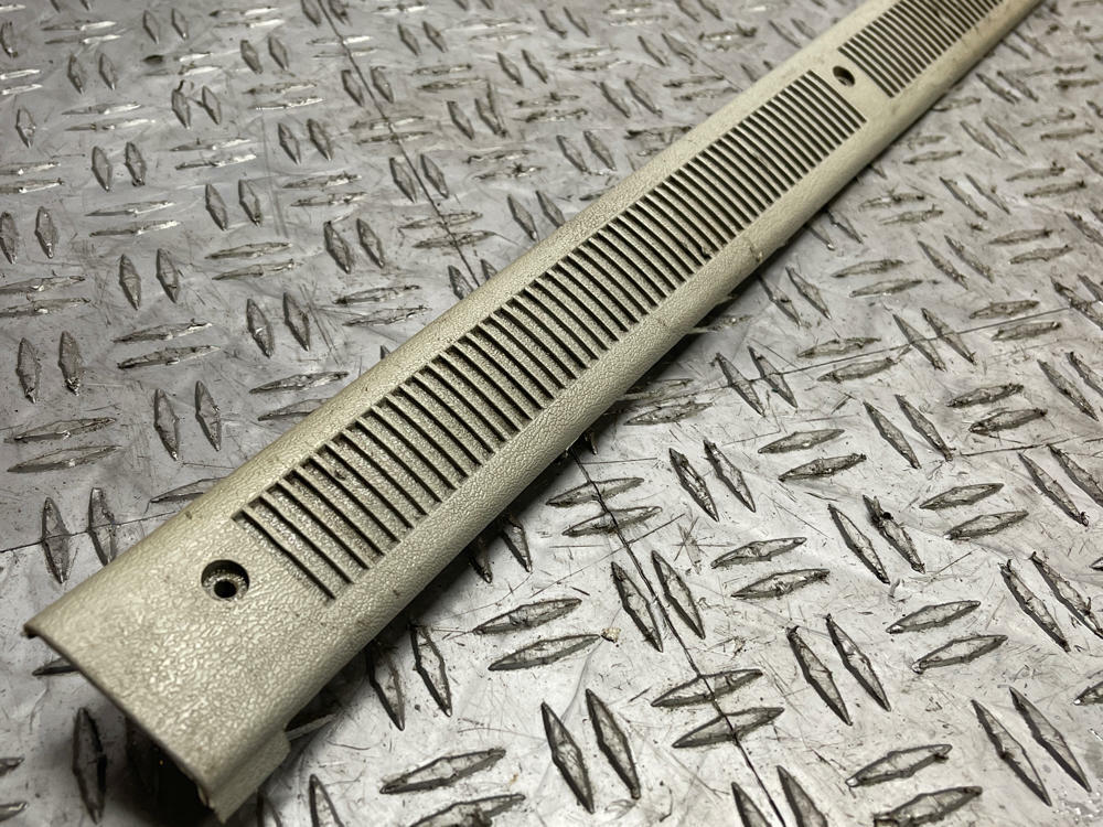 1987-93 Ford Mustang Inner Door Sill Trim (x1)- Opal Grey 285