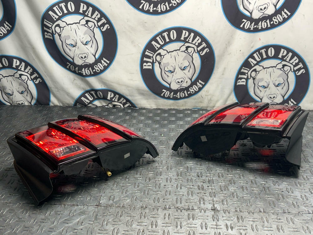 1999-04 Ford Mustang OEM Tail Light Pair 285