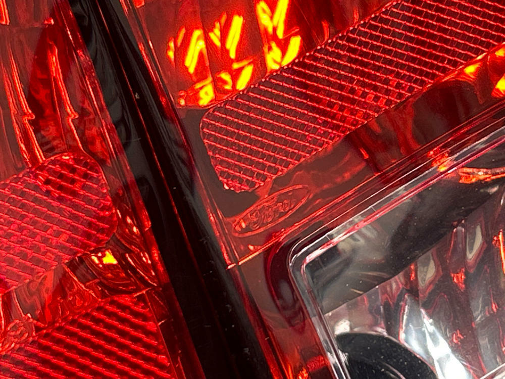1999-04 Ford Mustang OEM Tail Light Pair 285