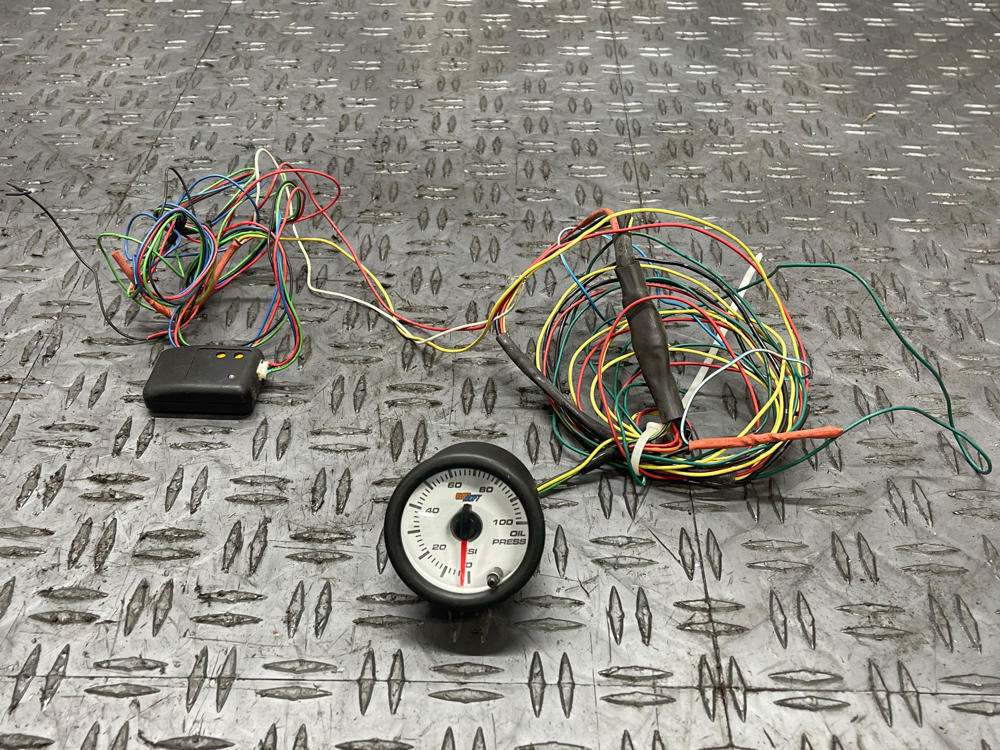 GlowShift Oil Pressure Gauge- WhiteFace 285
