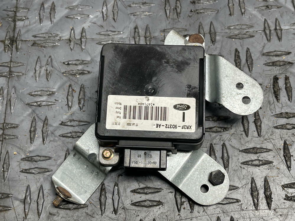 2003-04 Ford Mustang SVT Cobra Fuel Pump Driver Module- for 4.6 4V S/C 255