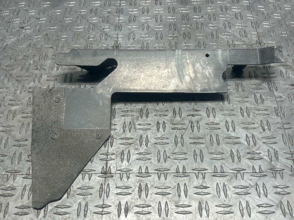 2003-04 Ford Mustang SVT Cobra OEM Rad/Condenser Air Dam Pair 255