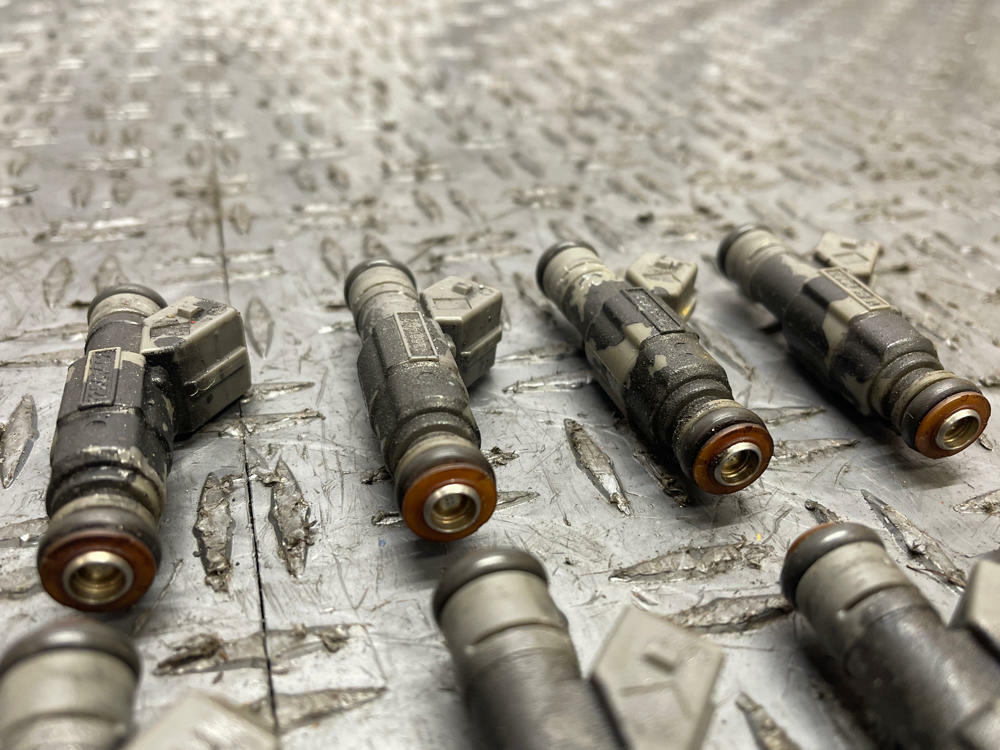2004 Pontiac GTO OEM Fuel Injectors Set- for LS1 5.7L 280