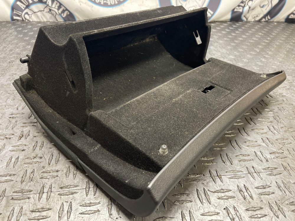 2004-06 Pontiac GTO Interior Passenger RH GloveBox 280