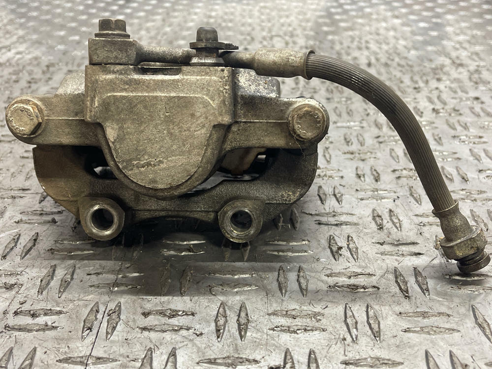 2004-06 Pontiac GTO Rear Brake Caliper Pair 280
