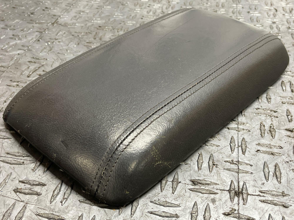 2004-06 Pontiac GTO Leather Center Console Lid 280