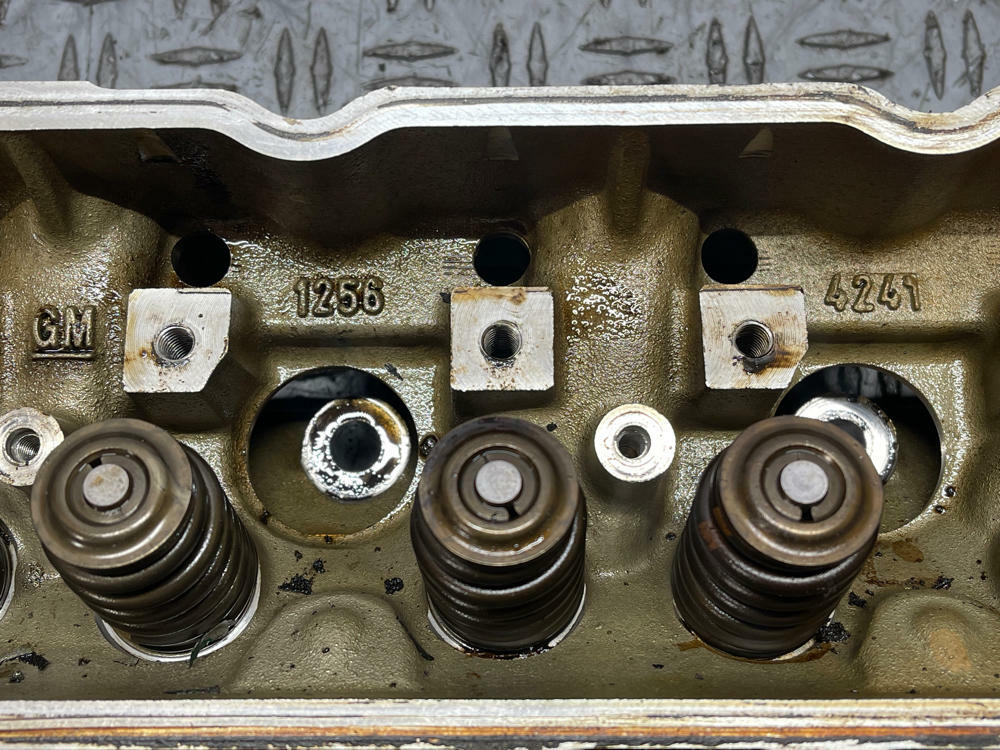 2004 Pontiac GTO LS1 5.7L V8 Pair LH RH Cylinder Heads- SEE DESC 280