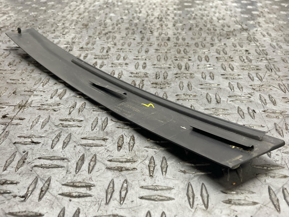 2004 Pontiac GTO Exterior Driver LH B-Pillar Trim/Body Molding 280