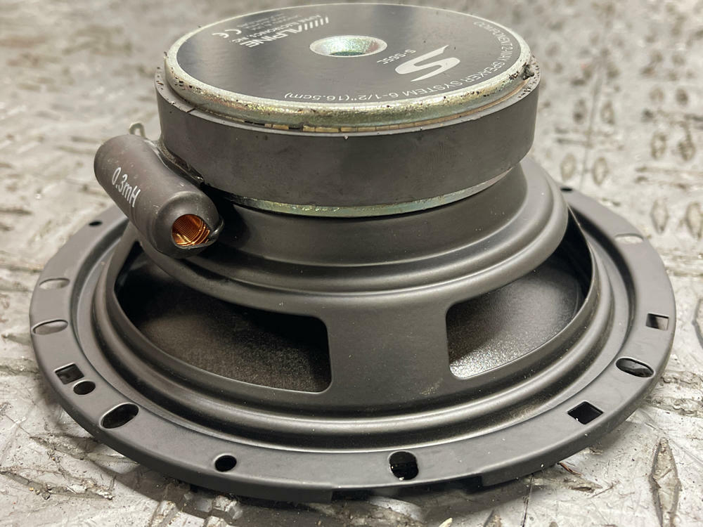 2004 Pontiac GTO RH Pioneer Door Speaker Assembly (x1) 280