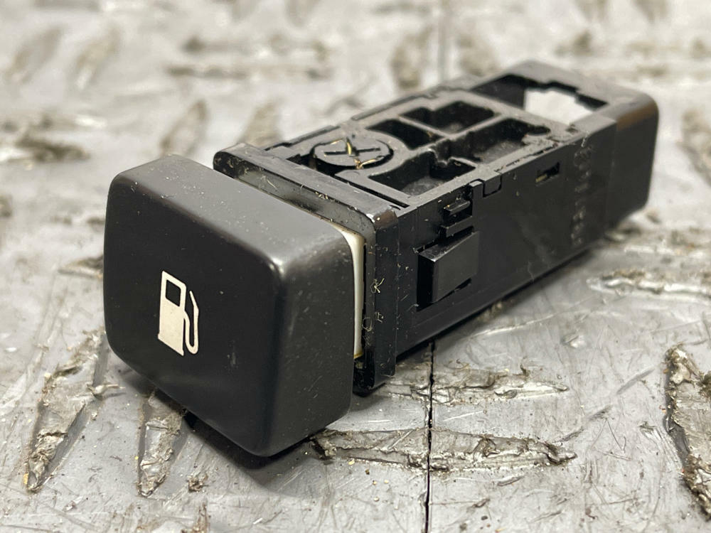 2004-06 Pontiac GTO OEM Fuel Door Release Button 280