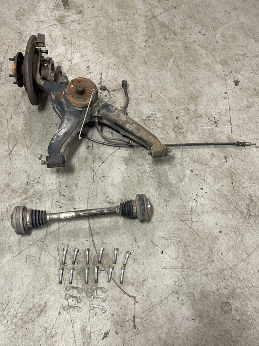 2004-06 Pontiac GTO Rear Passenger RH Control Arm Spindle Hub 280