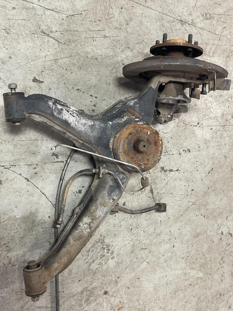 2004-06 Pontiac GTO Rear Passenger RH Control Arm Spindle Hub 280