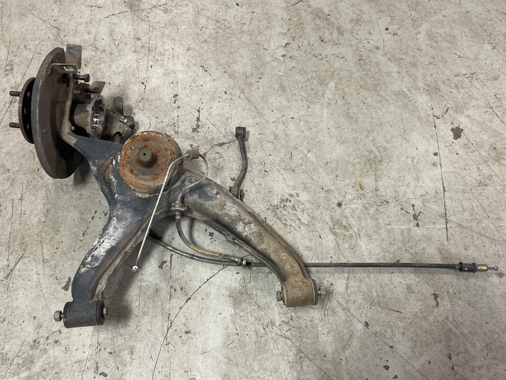 2004-06 Pontiac GTO Rear Passenger RH Control Arm Spindle Hub 280