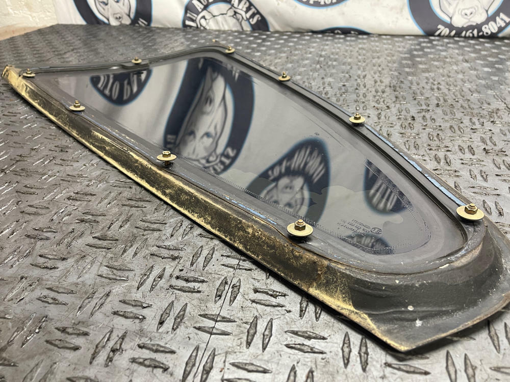 2004-06 Pontiac GTO Passenger RH Quarter Panel Glass Window 280