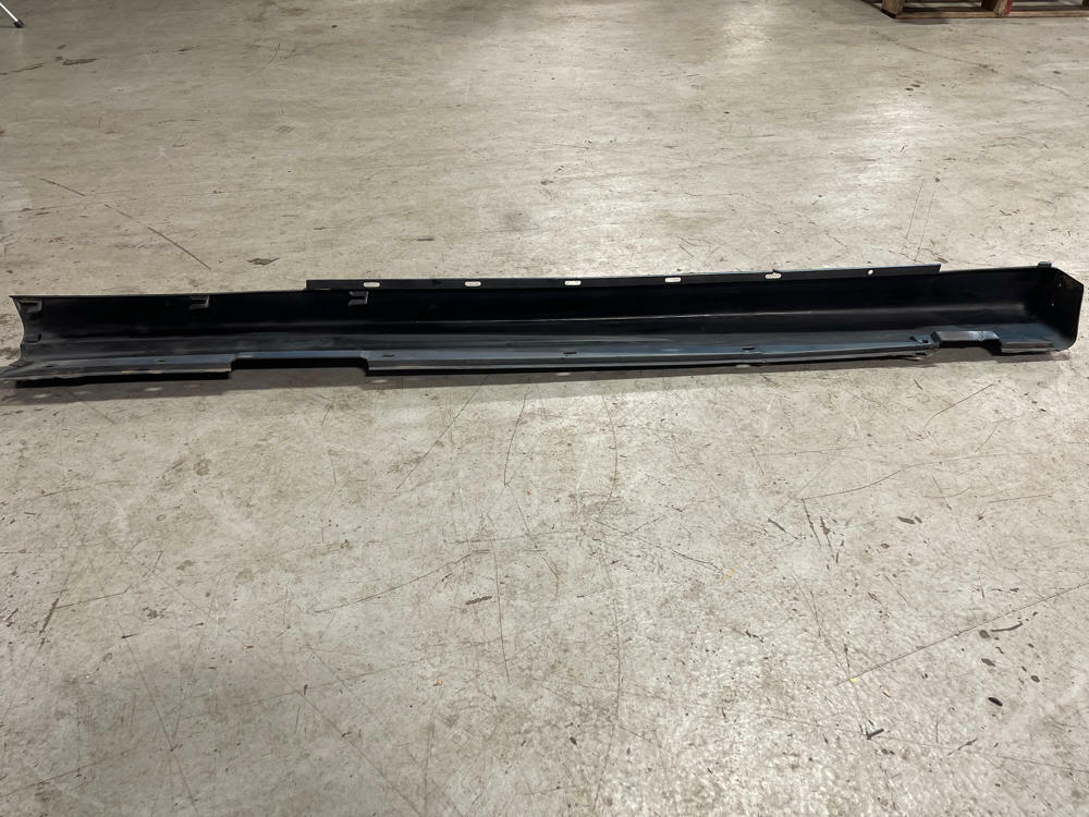 2004 Pontiac GTO Driver LH Side Skirt/Rocker Panel- Barbados Mica Metallic 280