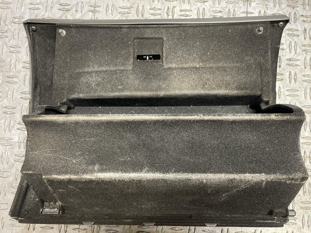 2004-06 Pontiac GTO Interior Passenger RH GloveBox 280