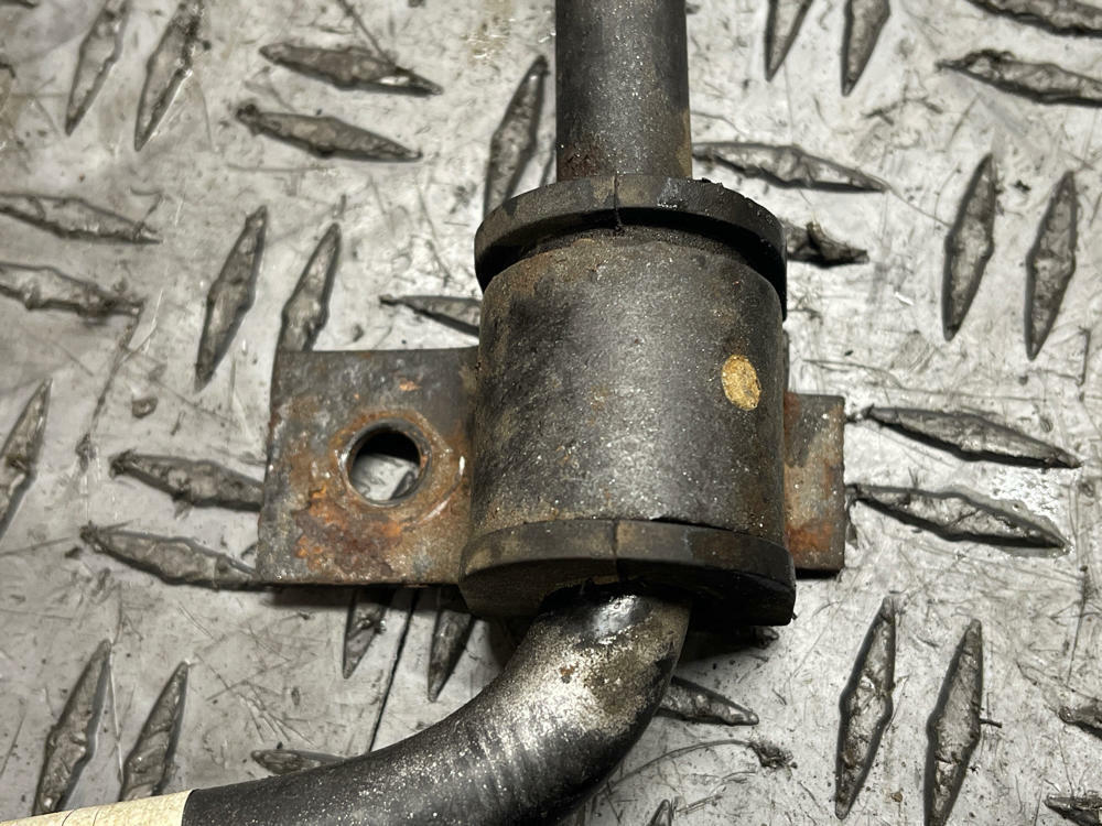 2004-06 Pontiac GTO OEM Rear Sway Bar- NO END LINKS 280