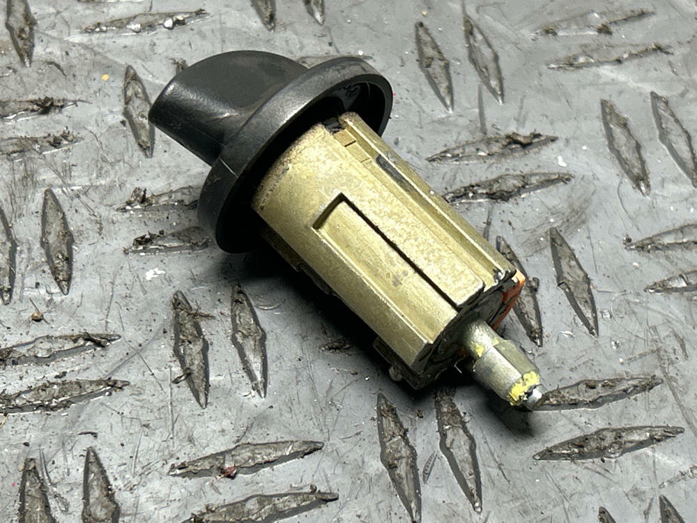 2003-04 Ford Mustang SVT Cobra Ignition & Key- MATCHED SET 286