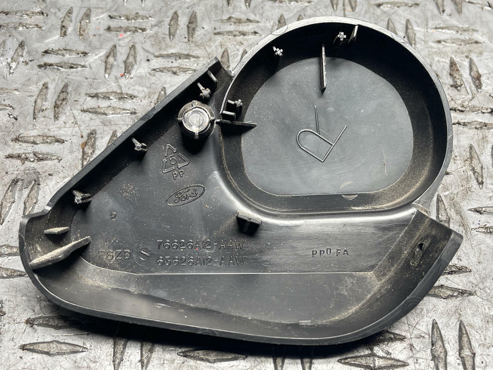 1999-04 Ford Mustang Passenger Front RH Seat Belt Buckle- Sunfaded 286