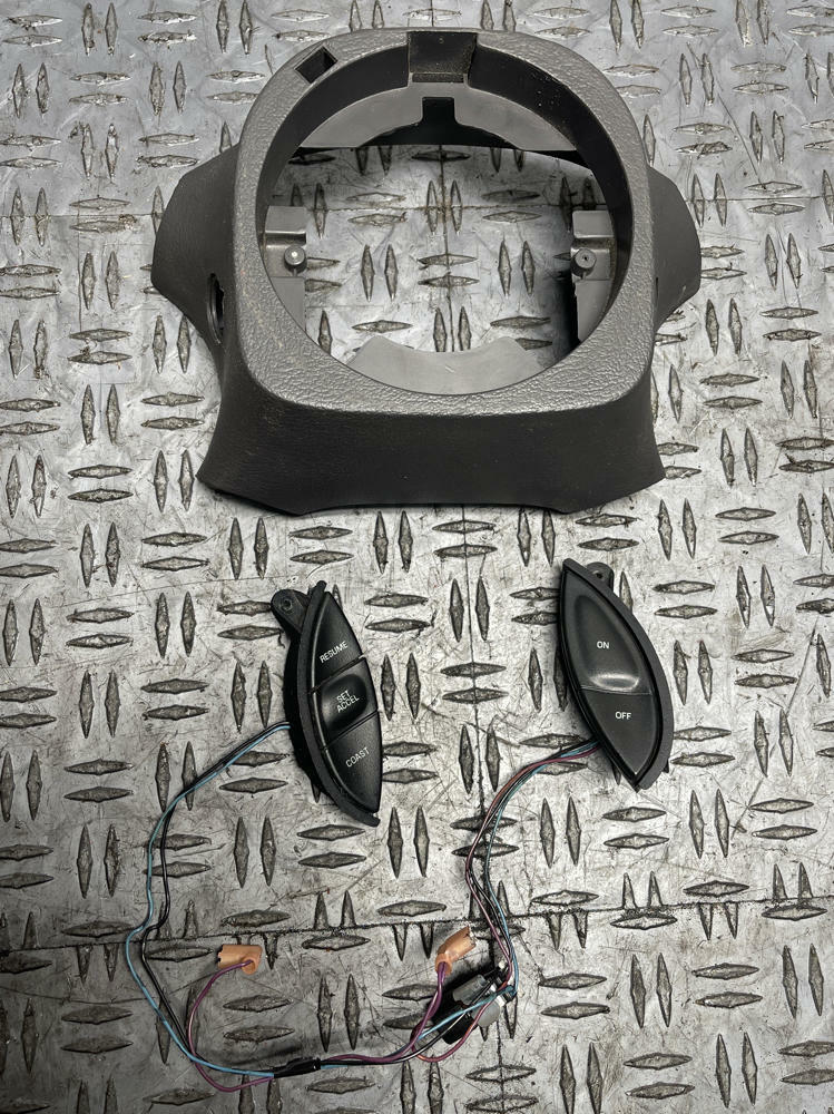 2003-04 Ford Mustan SVT Cobra Steering Wheel Switches & Cover 286