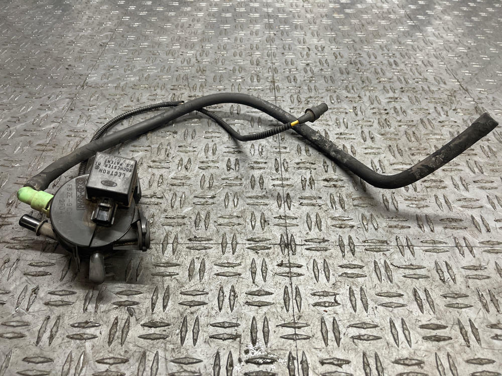 2003-04 Ford Mustang SVT Cobra Purge Control Valve 286