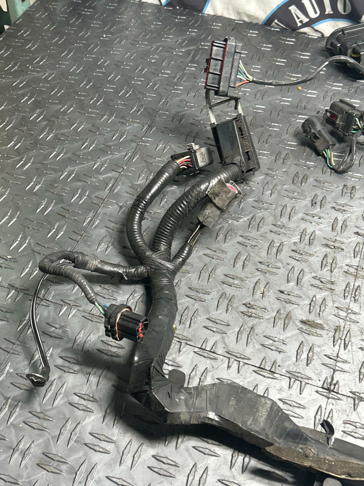 2003-04 Ford Mustang SVT Cobra Engine Bay Distribution Harness/Fuse Box 286