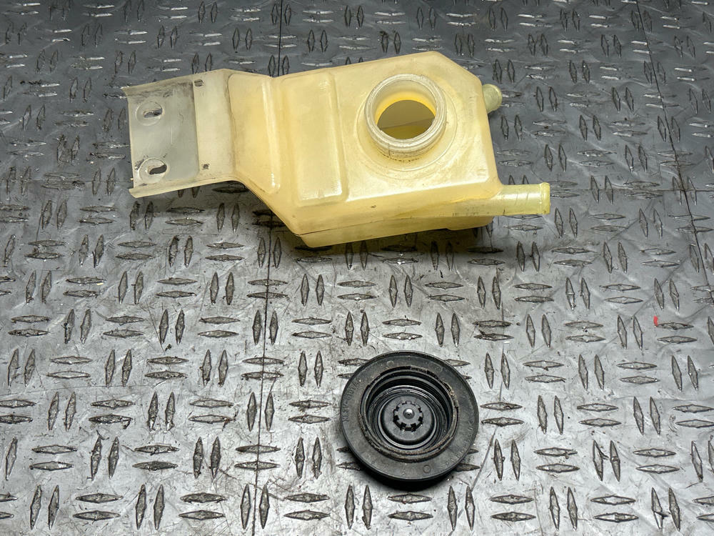 2003-04 Ford Mustang SVT Cobra OEM Supercharger Coolant Reservoir Tank 286