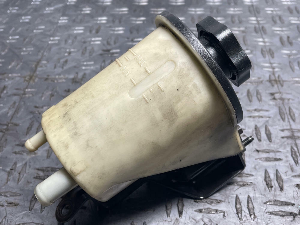 2003-04 Ford Mustang SVT Cobra OEM Power Steering Reservoir & Bracket 286