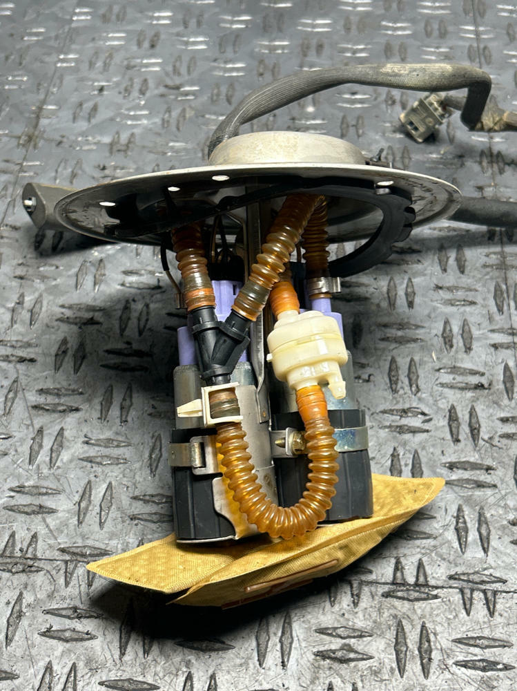 2003-04 Ford Mustang SVT Cobra OEM Fuel Pump & Hat Assembly 287