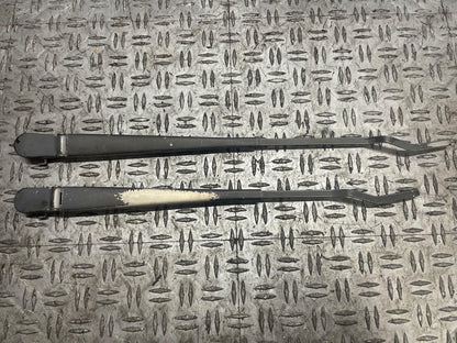 2003-04 Ford Mustang SVT Cobra Wiper Arm Set 287