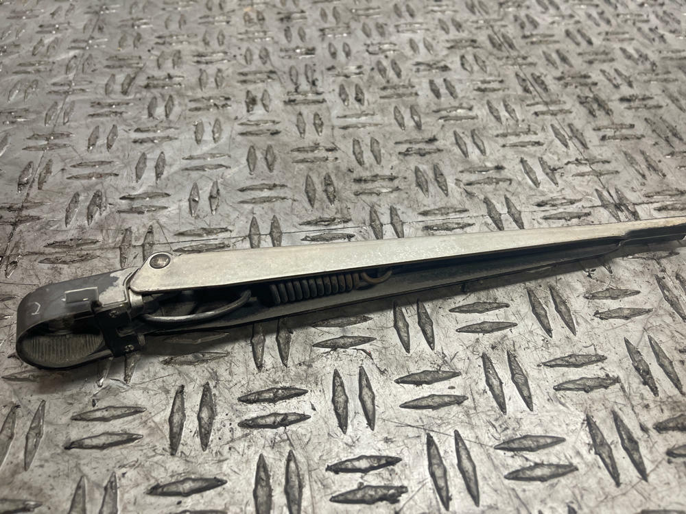 2003-04 Ford Mustang SVT Cobra Wiper Arm Set 287