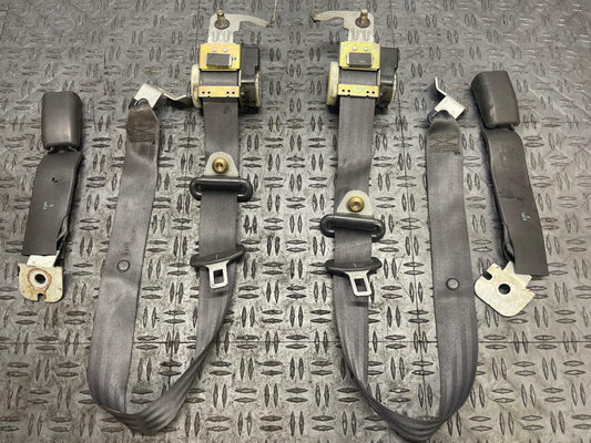 2003-04 Ford Mustang SVT Cobra Rear Seat Belts Pair Coupe LH RH 287