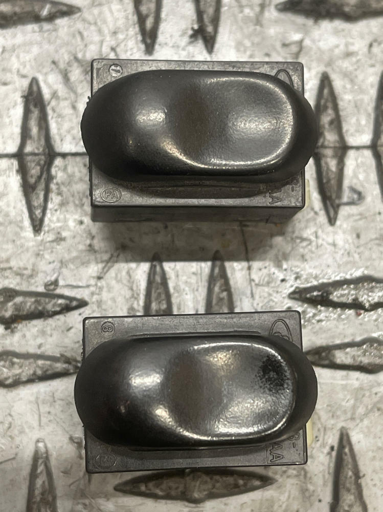 2003-04 Ford Mustang SVT Cobra Door Lock & Coupe Window Switch Set 287