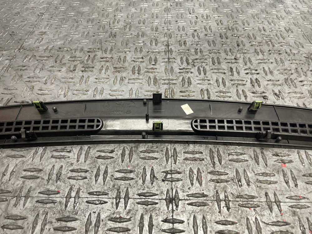 2003-04 Ford Mustang SVT Cobra OEM Defroster Vent- for Dash 287