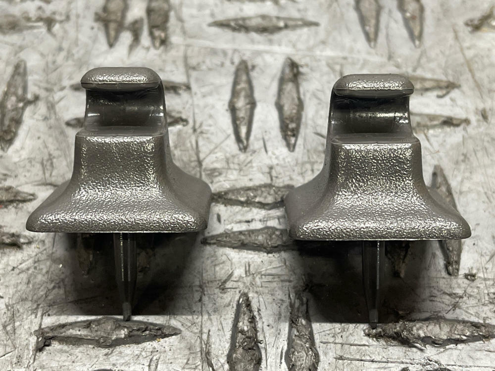 2003-04 Ford Mustang SVT Cobra Sunvisor Clips 287