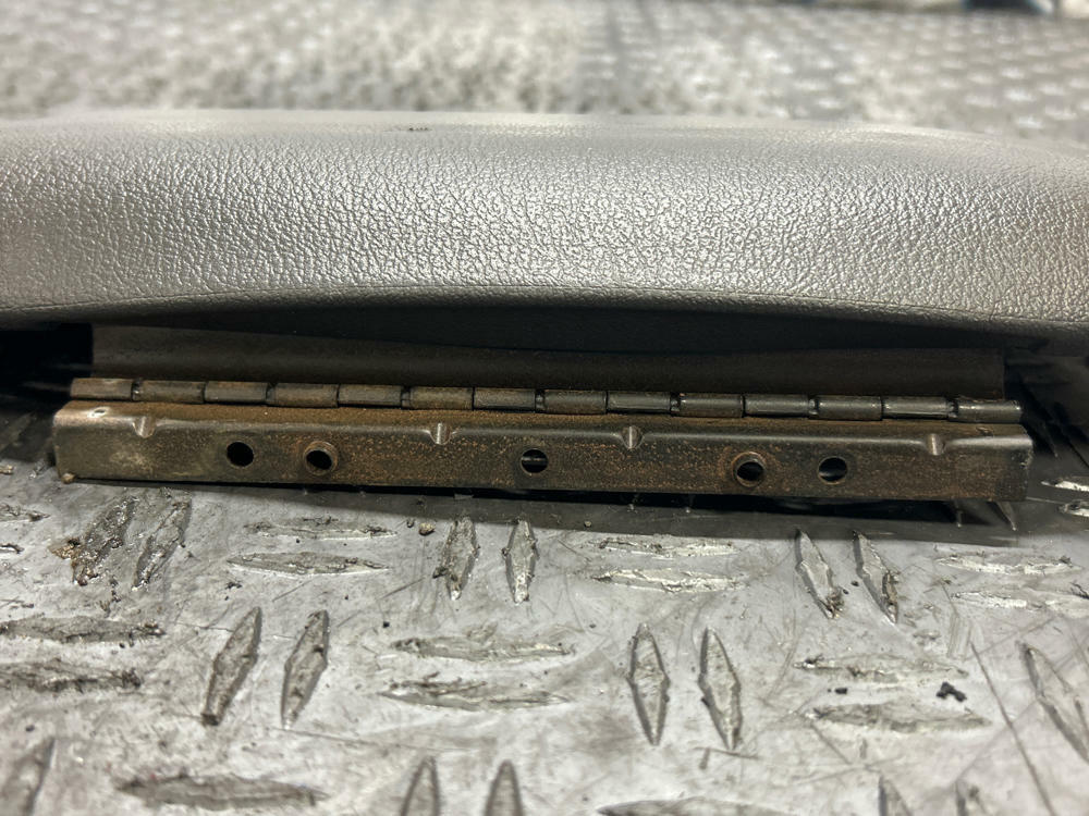 2003-04 Ford Mustang SVT Cobra Leather Center Console Lid- SEE DESC 287