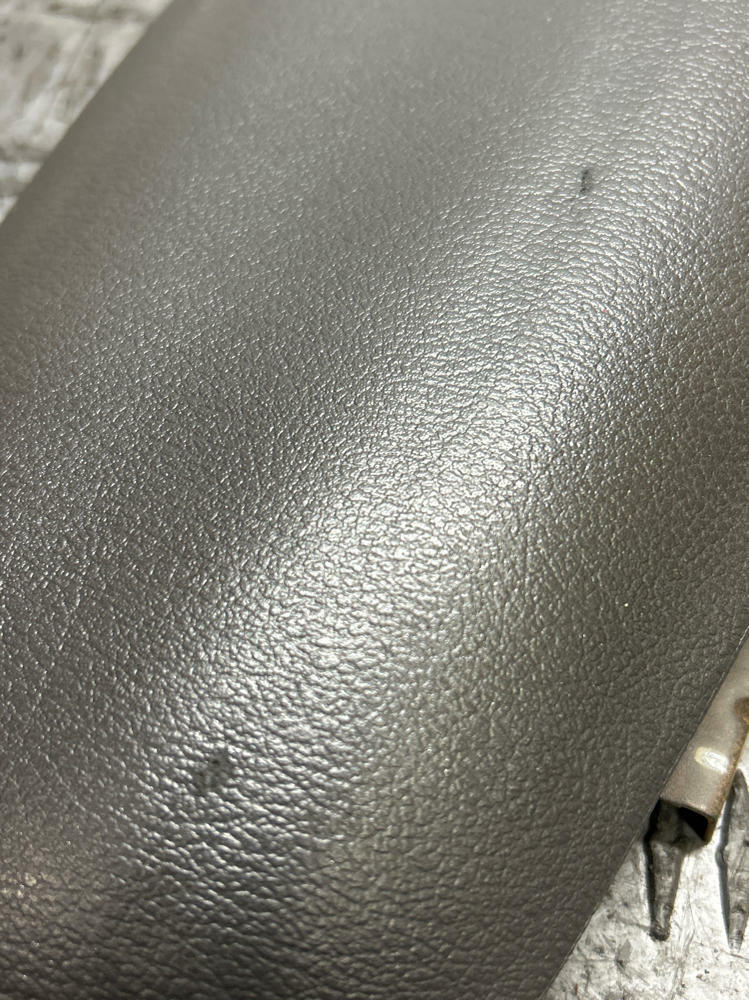 2003-04 Ford Mustang SVT Cobra Leather Center Console Lid- SEE DESC 287