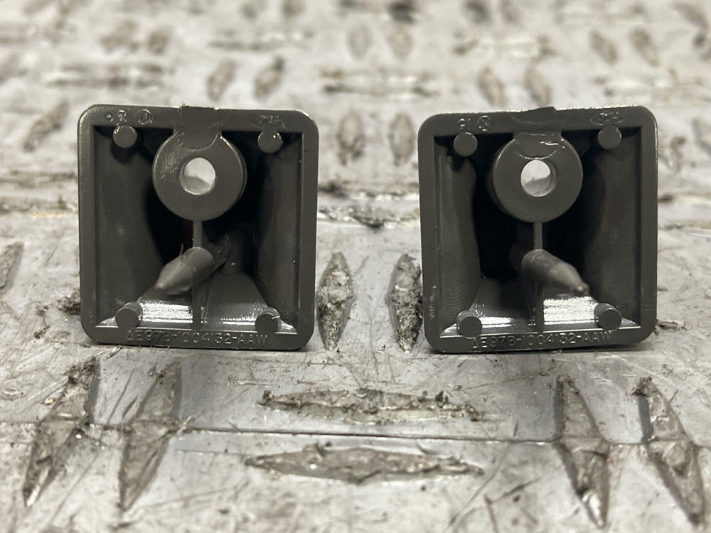 2003-04 Ford Mustang SVT Cobra Sunvisor Clips 287