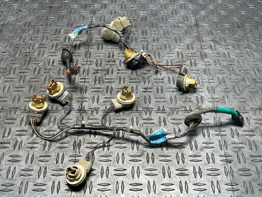 1999-04 Ford Mustang Taillight Harnesses Pair LH RH  285