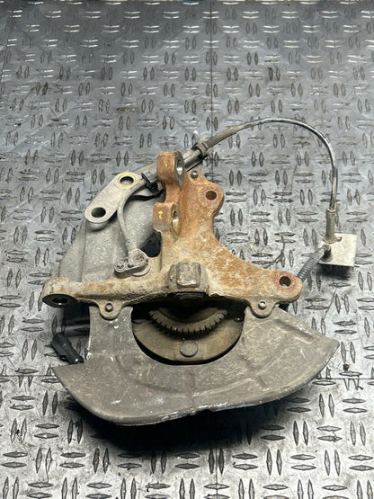 1999-04 Ford Mustang Passenger Front RH Spindle Assembly 285