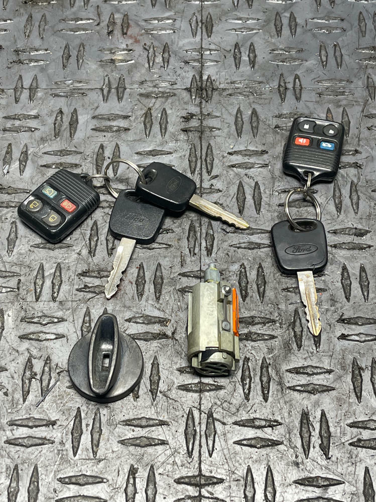 Cobra R Keys 2003-04 Ford Mustang SVT Cobra OEM Ford Keys & Ignition 288 – Blu Auto ...