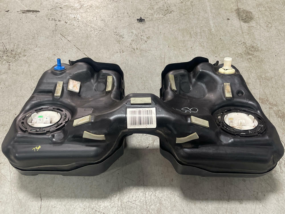 2011-14 Ford Mustang GT V6 Fuel Tank Assembly 33k Miles 290