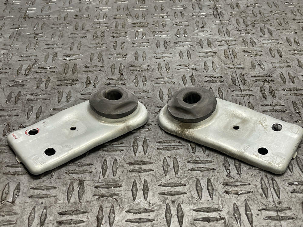 2011-14 Ford Mustang GT V6 Radiator Brackets 33k Miles 290