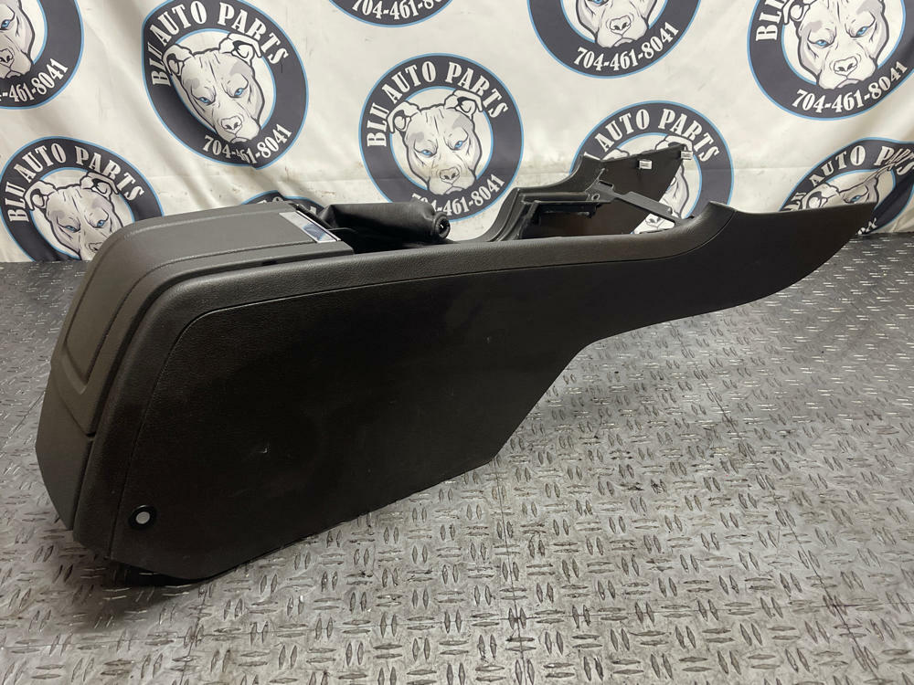 2011-14 Ford Mustang GT Center Console 33k Miles 290