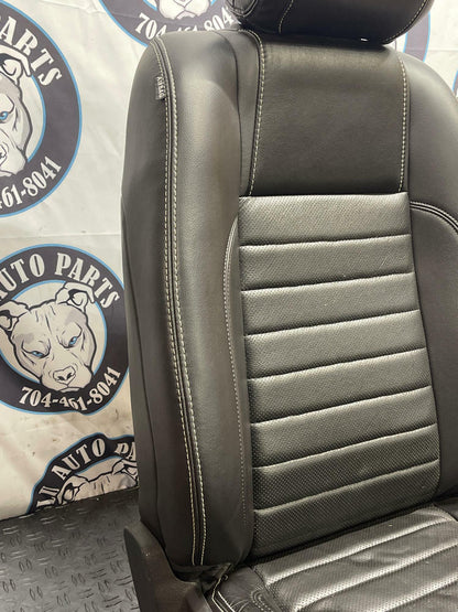 2011-14 Ford Mustang GT RH Passenger Leather Seat 33k Miles 290
