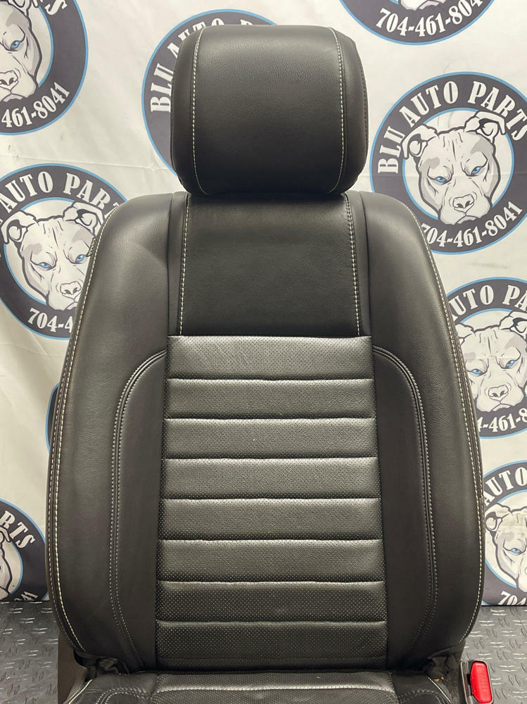 2011-14 Ford Mustang GT RH Passenger Leather Seat 33k Miles 290
