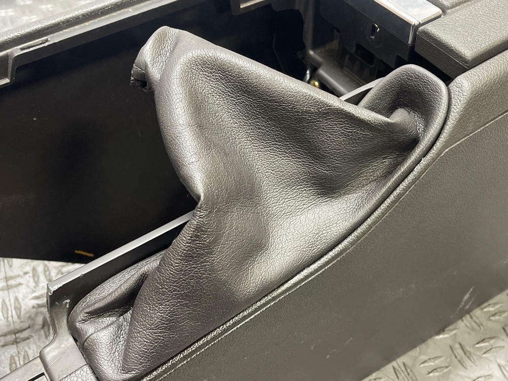 2011-14 Ford Mustang GT Center Console 33k Miles 290