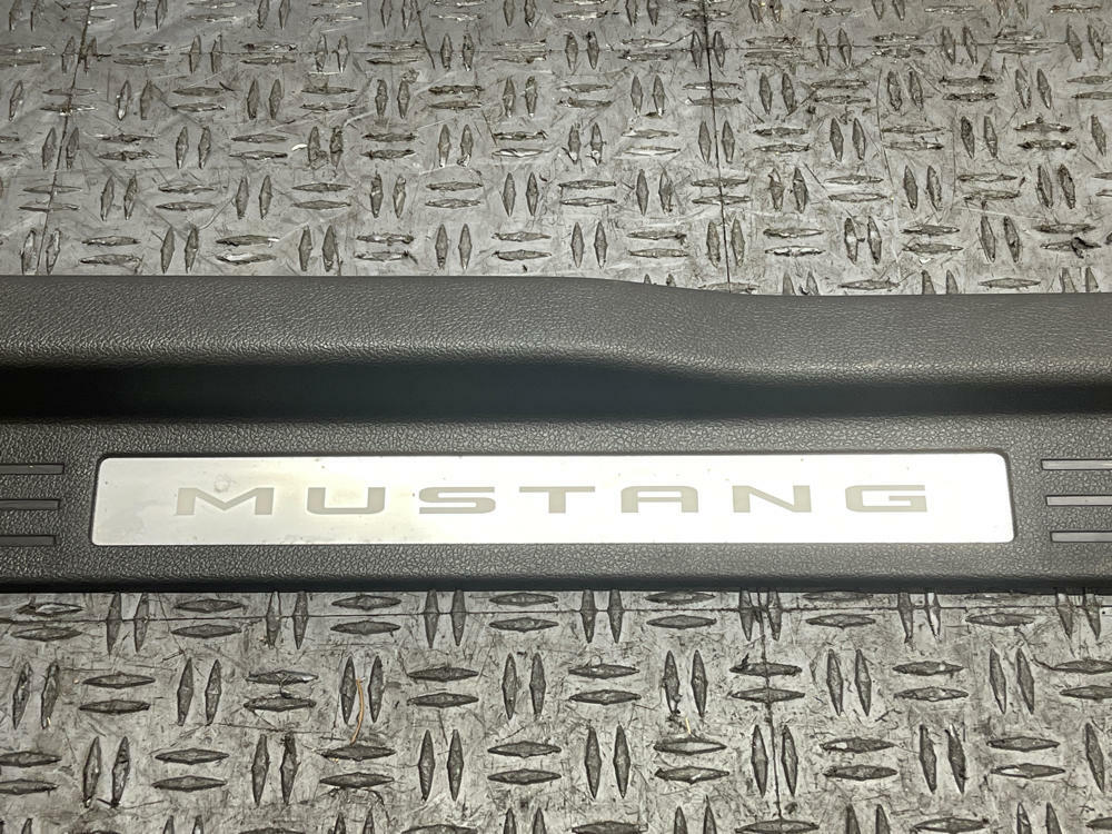 2011-14 Ford Mustang Passenger RH Illuminated Door Sill 290