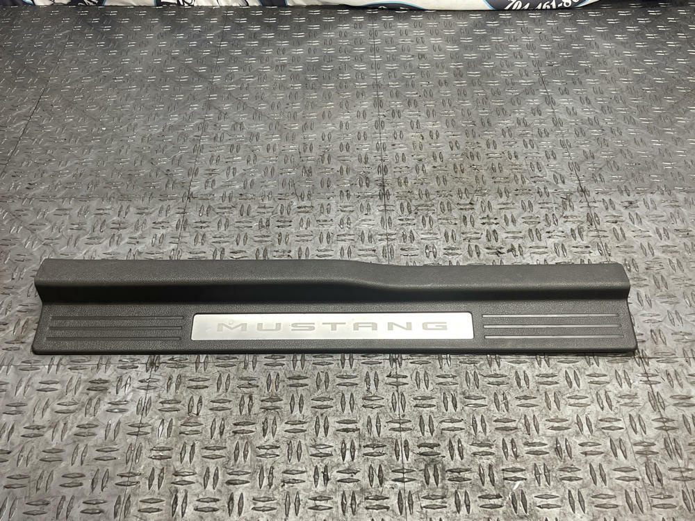 2011-14 Ford Mustang Passenger RH Illuminated Door Sill 290