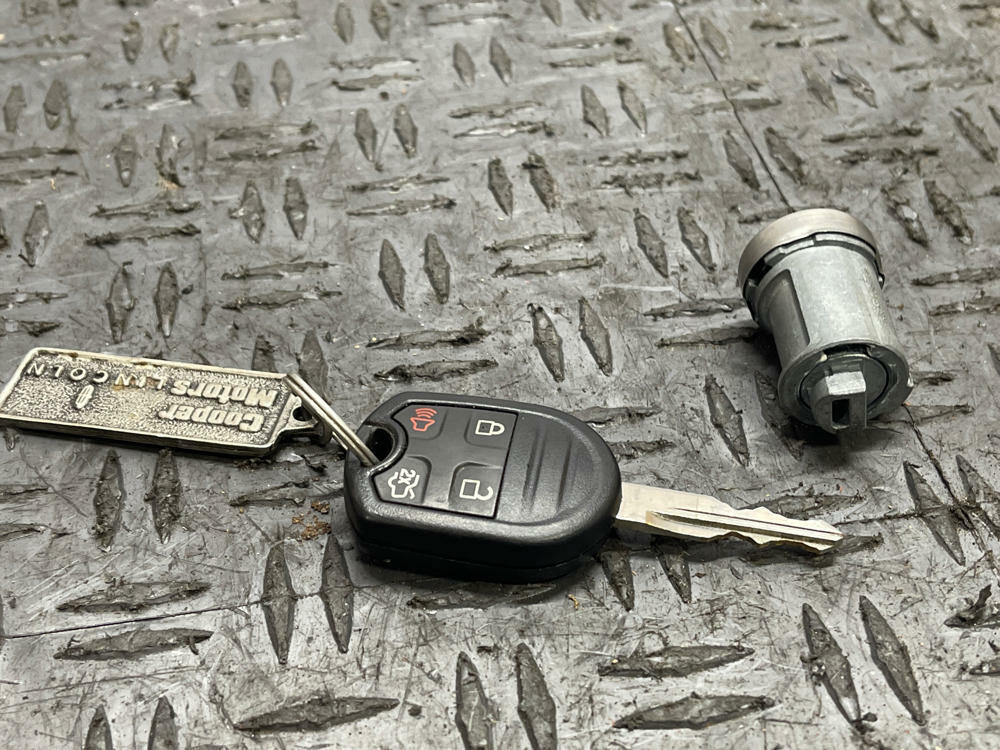 2011-14 Ford Mustang Ignition Cylinder & Key 290